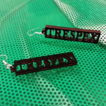 Orecchini personalizzati realizzati in TRESPEX